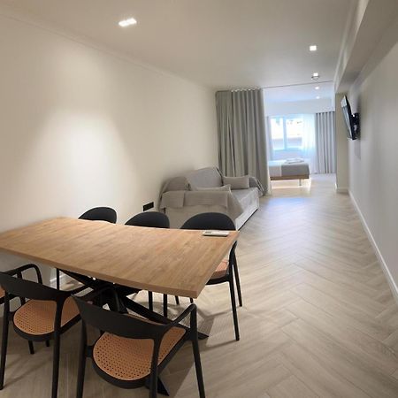 Triple A - Near Ermou Shopping Street - Family Hospitality - Free Parking! Aparthotel Athens Exterior photo